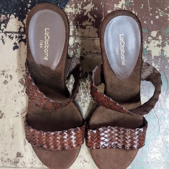 Liz Claiborne sandals NEW IN BOX - Picture 5 of 9